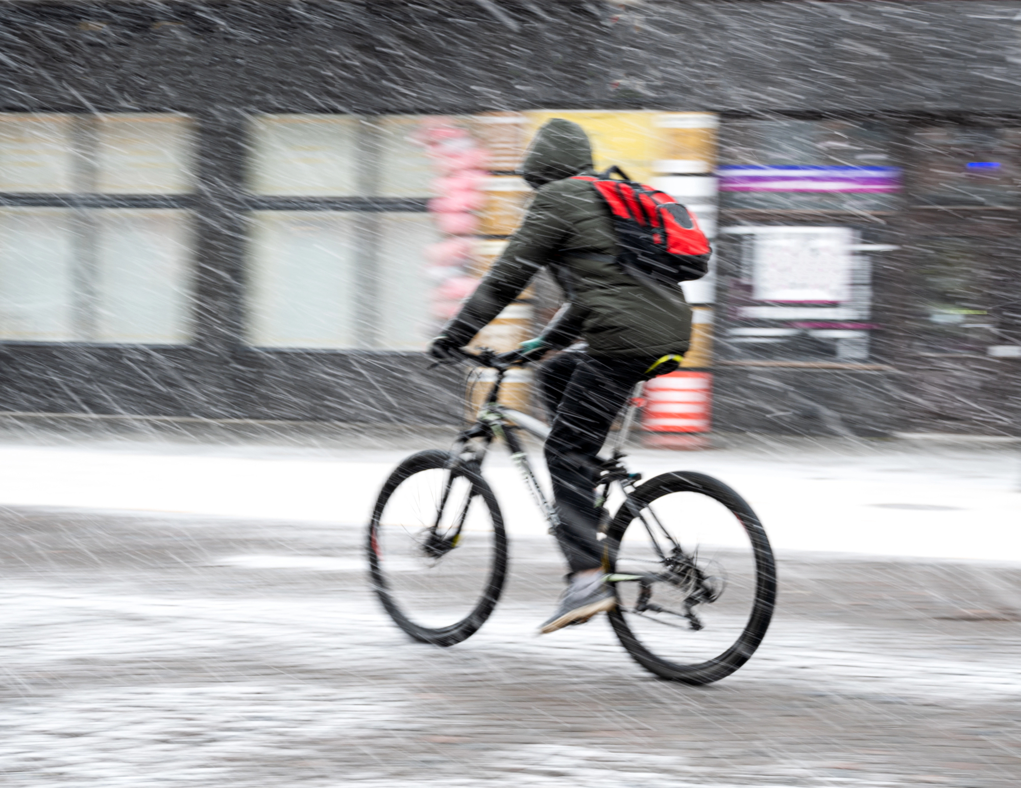 Sicheres Fahrradfahren im Herbst und Winter – so kommst du sicher durch die dunkle Jahreszeit